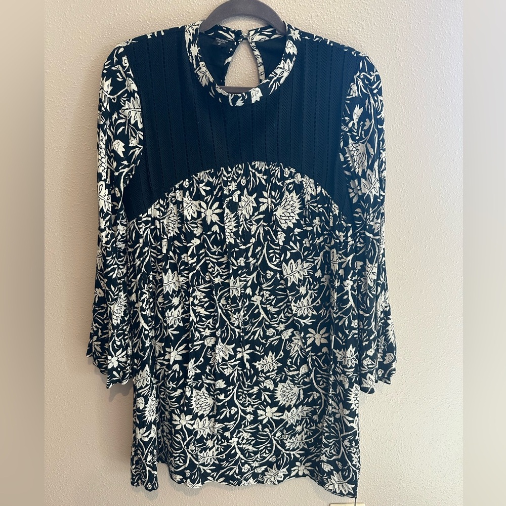 Volcom Black and White Dress with Mandarin Collar Medium